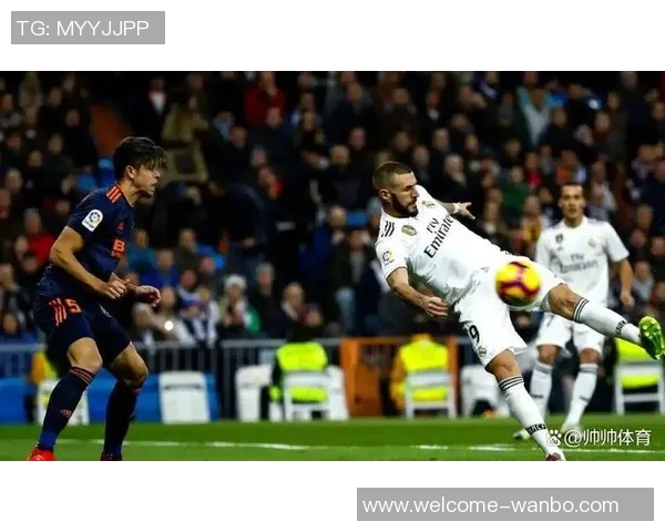 皇马中卫短缺却不提拔马丁内斯或因对其进行敲打策略