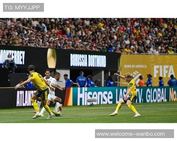 多特领先沃尔夫斯堡布兰特头球破门阿穆拉错失良机拜尔射门中框